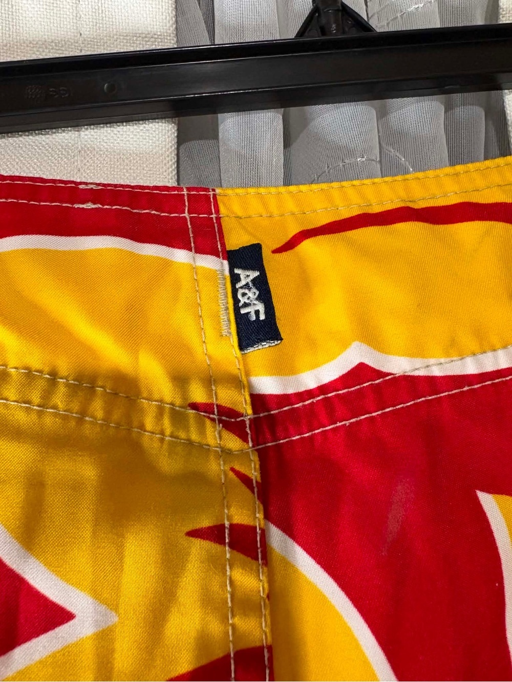 Vintage Abercrombie Fitch Red & Yellow Floral Summer Beach Board Shorts size 36 - Picture 2 of 5